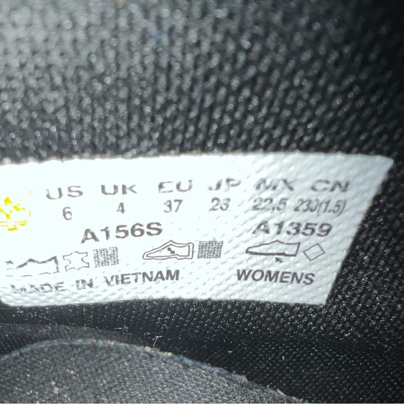 Timberland Waterproof Boot - Black, Size 6 Unisex, EUC (only worn a few times) - Picture 9 of 9